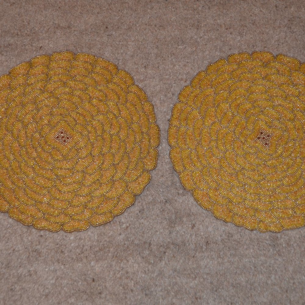RARE 2 NWT DESIGNER KIM SEYBERT GOLD SUMMER FLOWER FLORAL BEADED TABLE PLACEMAT